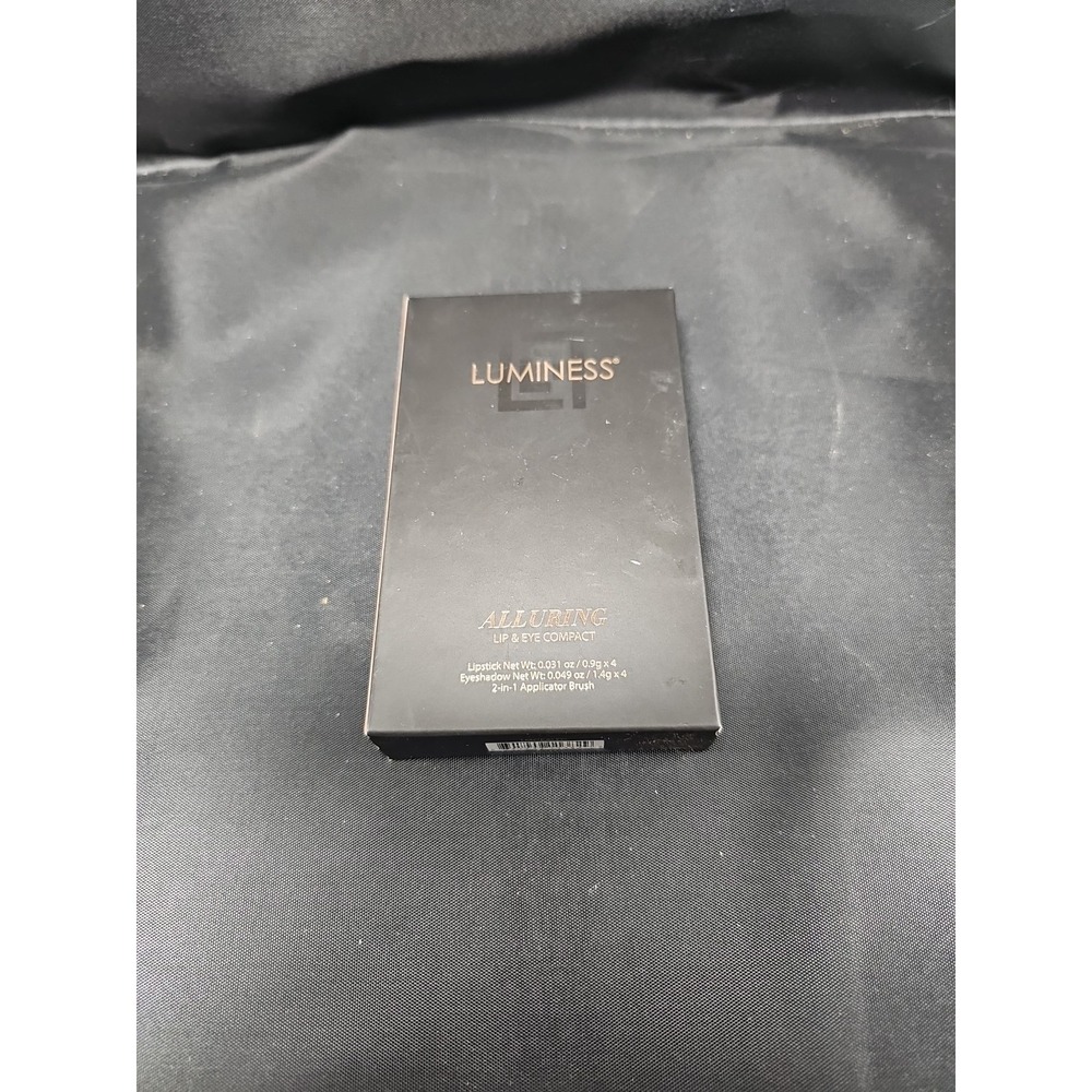 Luminess Alluring Lip and Eye Compact With Eyeshadow and Lipstick New In OpenBox